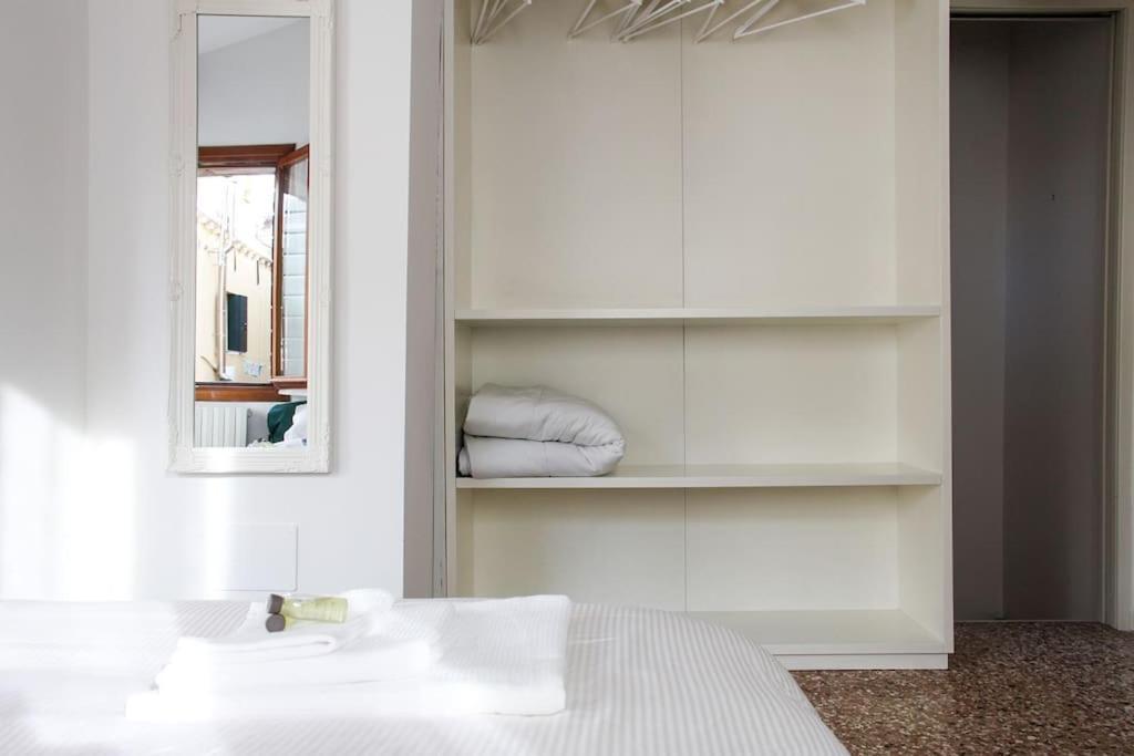 Erbe Canal View Private House Венеция Экстерьер фото